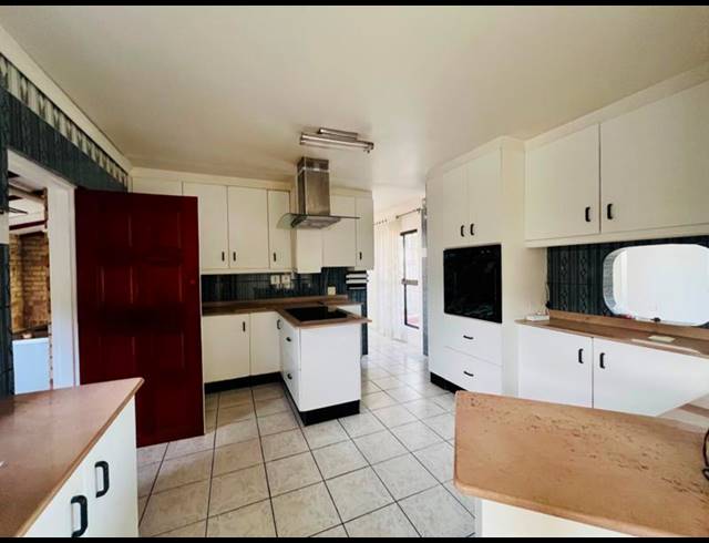 3 BEDROOM PROPERTY TO RENT IN RESERVOIR HILLS